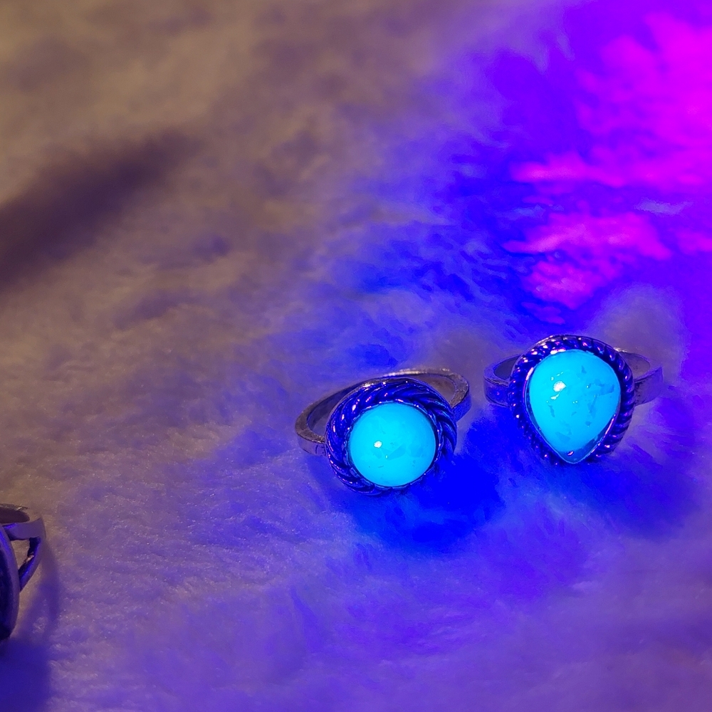 Elegant Silver Opal Ring Set - Picture 11 of 12